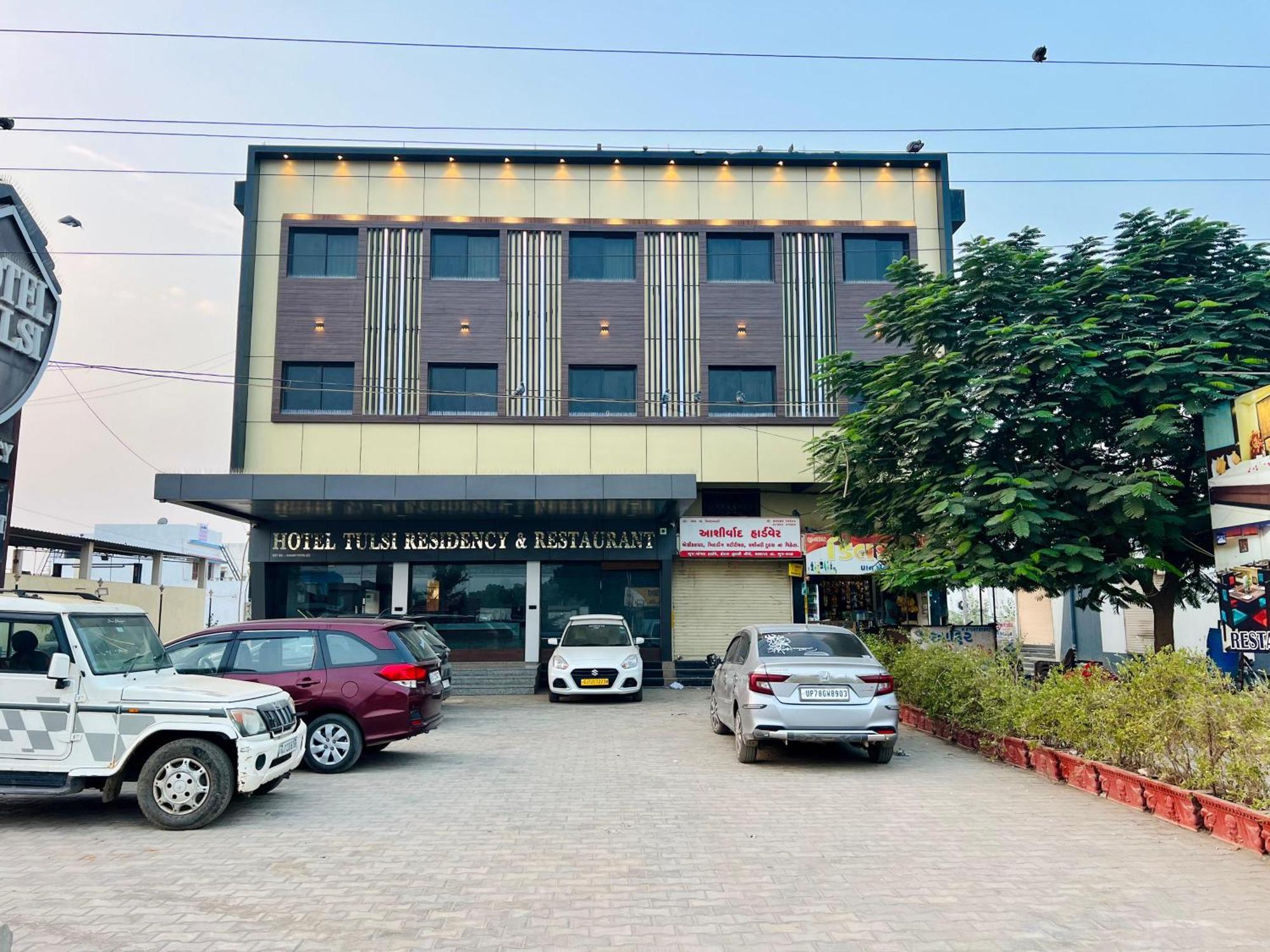 Hotel Tulsi Residency Bhuj Exterior foto